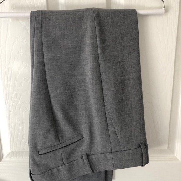 Cameron slim crop pant in four-season stretch - Picture 3 of 3